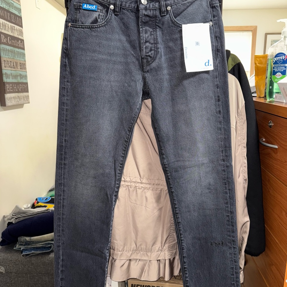 NWT Advisory Board Crystals or Abcd. - Size 31 Waist Men’s Denim / Slim fit